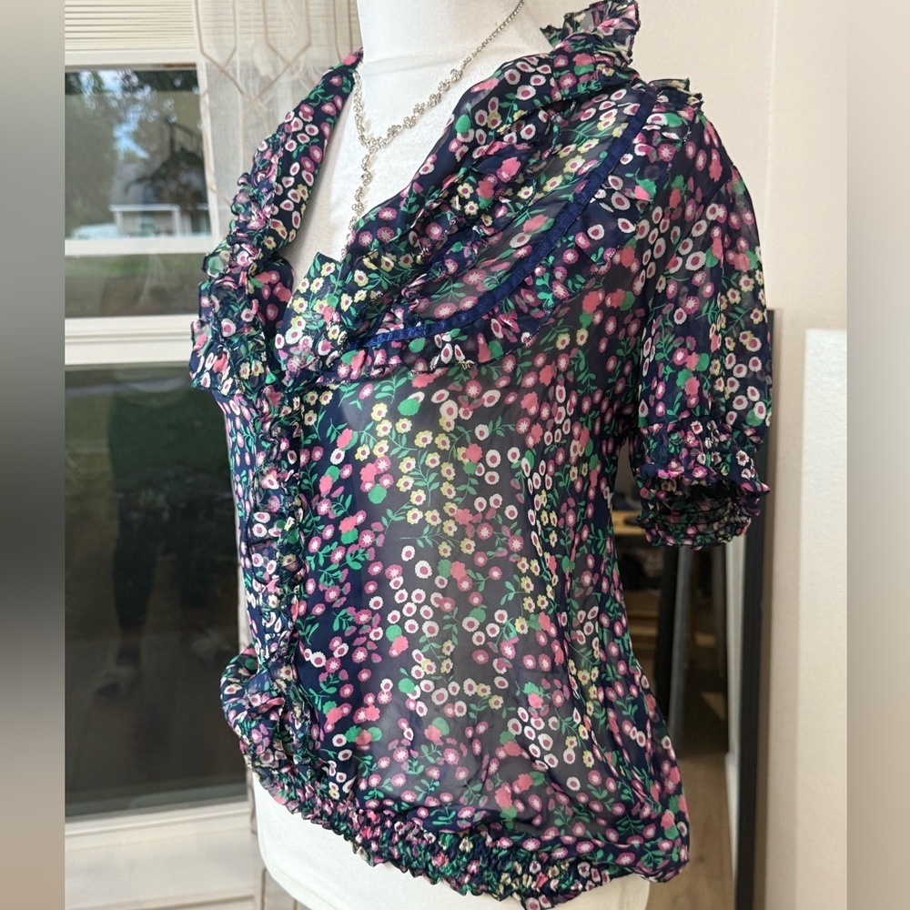 Kimchi & Blue Blouse Womens Medium Navy Sheer Floral Ruffle Short Sleeve - Picture 3 of 8